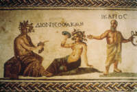 Pavimento in mosaico nella Casa di Dionisio Dionisio,la ninfa Acmi e Icario, Pafos. Immagine gentilmente fornita dall'Ente Nazionale per il Turismo di Cipro.