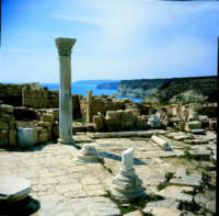 Kourion, resti di tempio. Immagine gentilmente fornita dall'Ente Nazionale per il Turismo di Cipro.