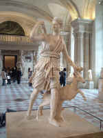 Artemide a caccia detta Diana di Versailles 2.jpg (92090 byte)