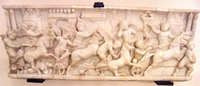 Sarcofago fronte Eroti circensi - 150 d,C., inv. 6712.