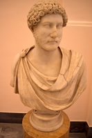 Adriano con busto clamidato - 132-138 d.C., inv., 6069.