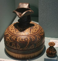 Oinochoe e Ariballo - Neues Museum Berlino