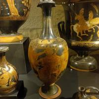 Oinochoe di tipo a collo lungo